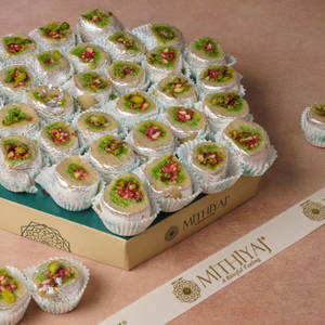 Kaju Gulkand Pista Roll