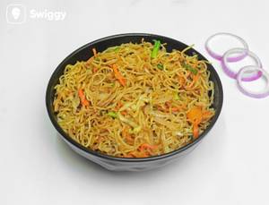 Veg hakka noodles