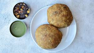 Onion Kachori [1 Piece]