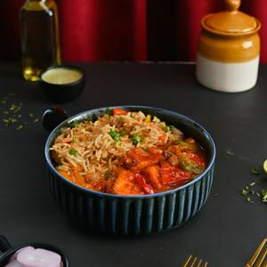 Chilli Paneer With Fried Rice