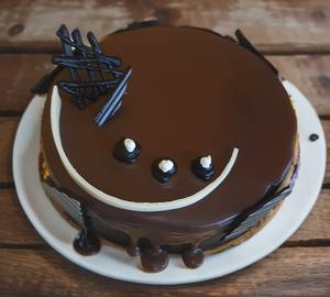 Triple cream chocolate cake  [1/2 kg]