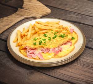 Omelet & Chips With chicken Salami