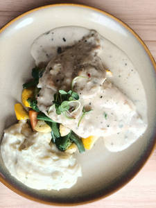 Garlic Chicken In White Sauce