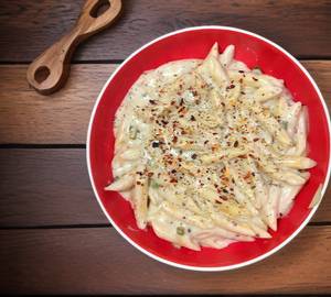 Creamy & Cheesy White Sauce Pasta