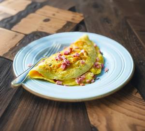 Cheese omelet with chicken Ham