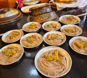 Harisa 1kg with 1 mini kabab methi and 4 big roti