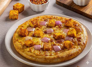 Onion And Paneer Pizza