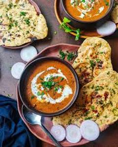 Gobhi Naan With Dal Makhani