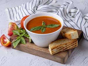 Veg Tomato Basil Soup