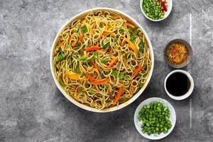 Veg hakka noodles