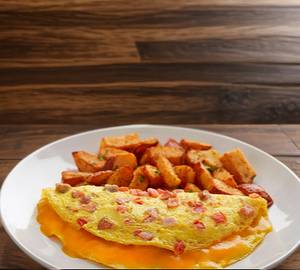 Omelet & Chips With chicken Sausage