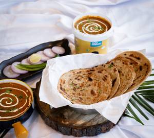 Dal Makhani with Laccha Paratha