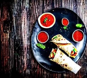 Paneer chilli roll
