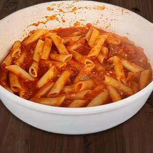 Red sauce pasta