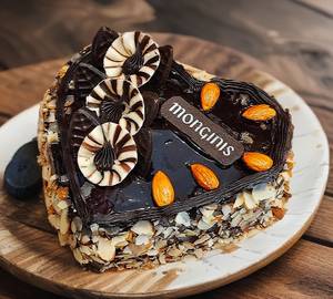 Almond Heart Choclate Cake Small (500G)