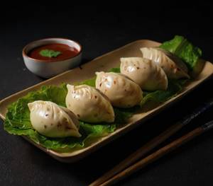 Paneer Peri Peri Steamed Momo