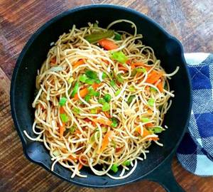 Veg Hakka Noodles