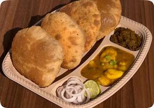 Aloo Poori [4 Poori]