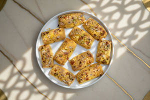 Dry Fruit Biscuits Box [250 Gm]