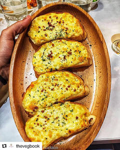 Cheesy Garlic Bread