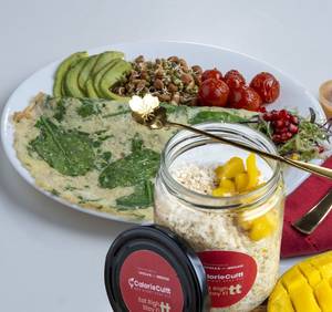 Spinach Feta Omelette+ Overnight Oats