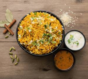 Veg Biryani With Raita