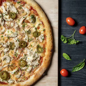 Confit Garlic Chicken Pizza