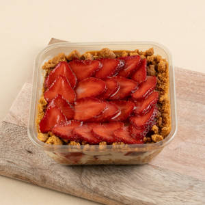 Kunafa-strawberry Biscoff Cheesecake - Delforme