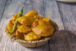 Kolhapuri batata bhajiya