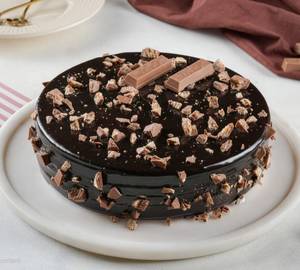 chocolate Kit Kat Cake