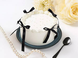 Elegant Pearl Delight Cake [500 Grams]