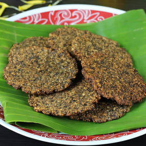 Tirupati Style Minapa Vada (250 Gms)