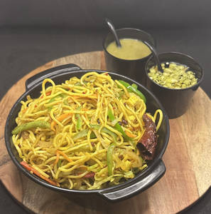 Veg Singapore Hakka Noodles