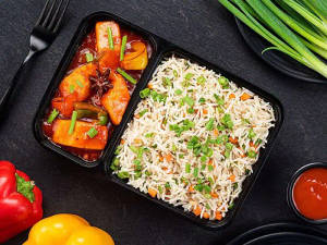 Fried Rice with Chilli Paneer Gravy Combo