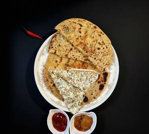 Paneer Paratha (2Pcs)