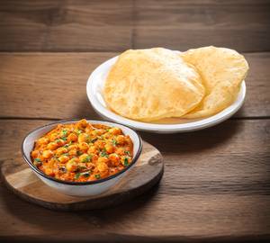 Chole bhature 2 bhature