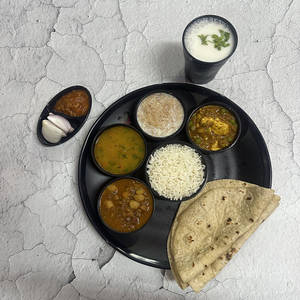 Family Paneer Thali With Sweet (serves 2-3)