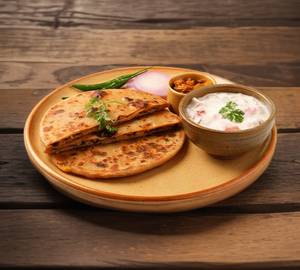 Aloo Pyaz Paratha Combo