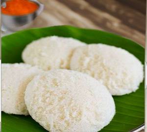 Idily 4 Piece & peanut chutney  vada samber