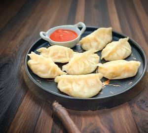 Veg Momo (8 Pcs) with dip