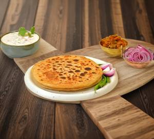 Aloo paratha [3 pieces] + boondi raita
