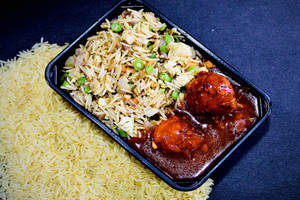 Veg Fried Rice With Manchurian Gravy Box