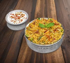 Veg biryani with raita