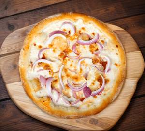 Onion pizza
