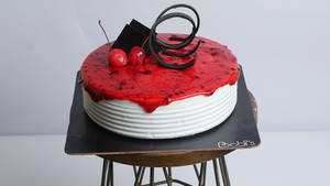 Strawberry Cake (500 Gm)