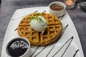 Blueberry Waffles ( 4 Pie )
