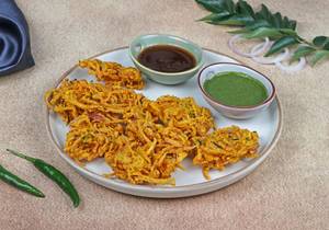 Pyaaz Pakoda(8 Pcs)