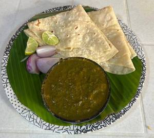4 Pulka & Palak Curry (Half)