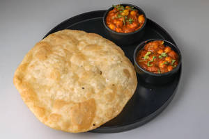 Chole Bhature [2 Bhature]