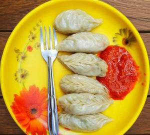 Veg Steamed Momos (6 Pes)